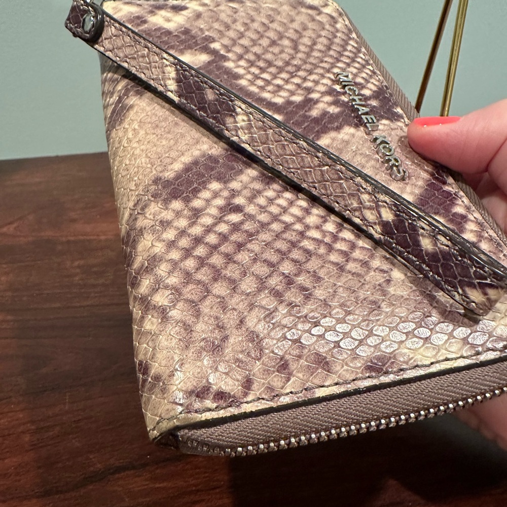 Michael Kors Snake Print Shoulder Bag with Matching wristlet/wallet - Picture 15 of 16